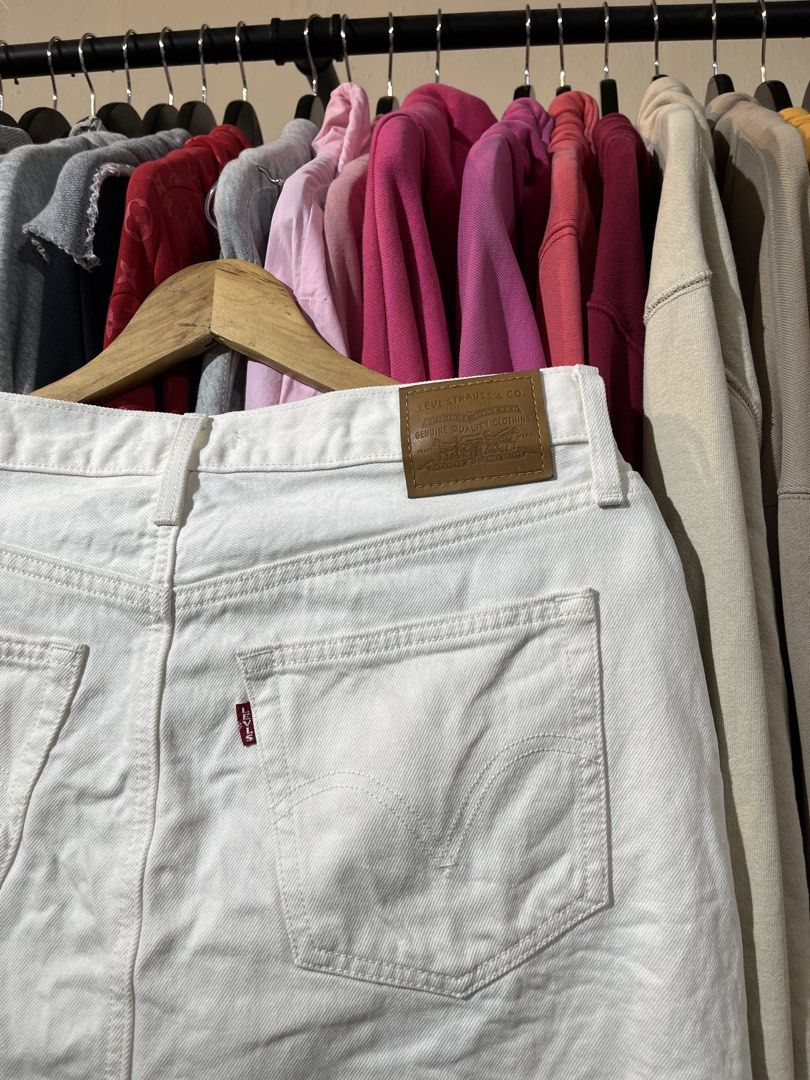 Levi’s Icon Skirt - Buttonfly (Category: Skirts) located in Lucban. Submitted by rep.rznt (Listing ID 1470673950, Image 2). Description: Dimes: 32 width, 14.5 length.