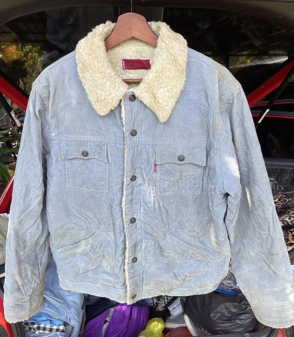 levis jacket (Category: Activewear) located in Jerteh. Submitted by izbundle-jertih (Listing ID 1470653678, Image 2). Description: pit-22/26 dfod.