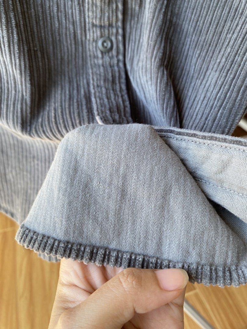 Levi’s Jackson Worker Corduroy Shirt (Category: Coats, Jackets and Outerwear) located in Digos. Submitted by dessirie. (Listing ID 1470593233, Image 3). Description: ♡Authentic/preloved item. Actual photos posted. Please check all photos and details carefully before purchasing. Minor signs of use may be present. Walk in buyers are always welcome!✨️ 📍Location: Lim extension,Digos City Davao Del Sur,beside the camilian sister’s reffered to as GREE