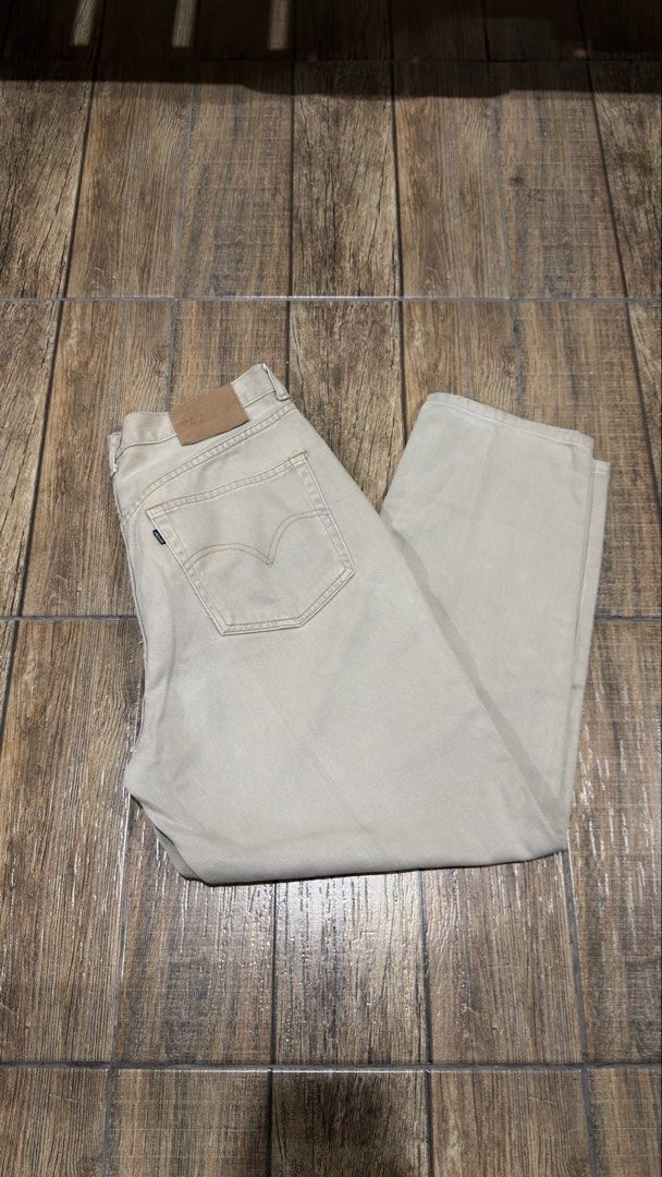 LEVIS JEANS (Category: Jeans) located in Manila. Submitted by urban.vintage (Listing ID 1470608330, Image 3). Description: ISSUE: NONE (NEED WASH) MOP :GCASH (NO COD) SHIP VIA: LALAMOVE & J&T LOCATION: PASIG CITY LENGTH: 41 HEM : 8 WIDTH : 34.