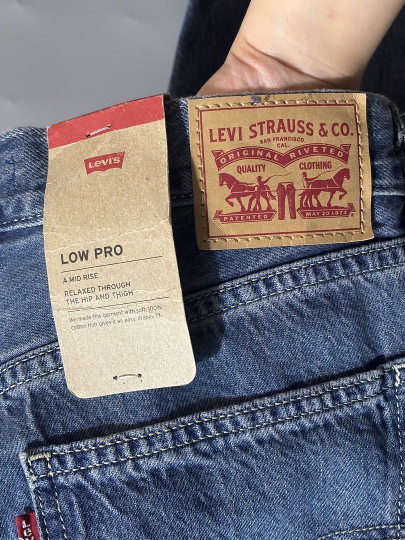 Levi’s Low Pro Straight Jeans (Category: Jeans) located in Caloocan City. Submitted by thlyn (Listing ID 1470676556, Image 3). Description: Levi’s Low Pro Straight Jeans Waist on tag 27 but fit to size 30 Length: 41inches.
