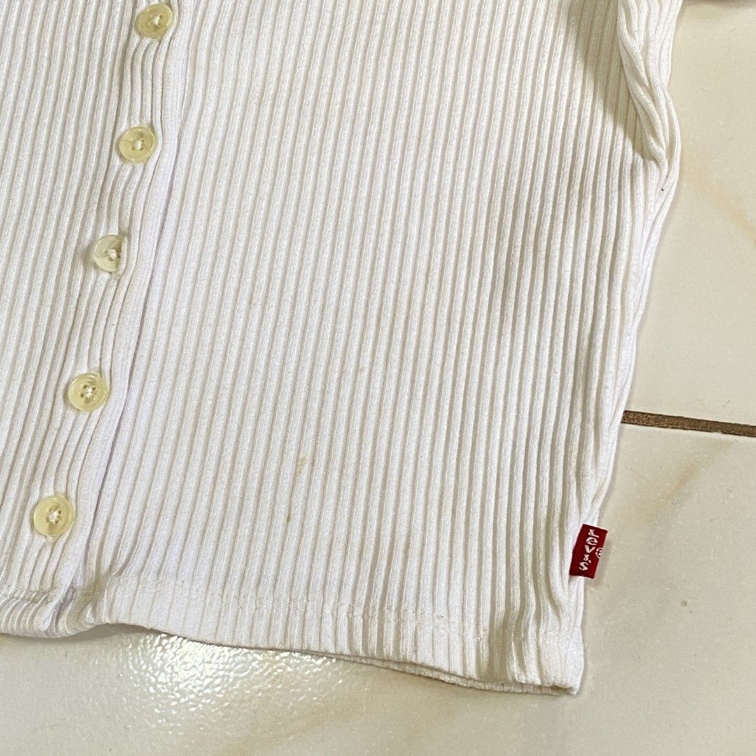 Levi's White Ribbed Button-Up Crop Top XS (Category: Shirts) located in Roxas City. Submitted by xyddvs (Listing ID 1470569195, Image 2). Description: has stains.