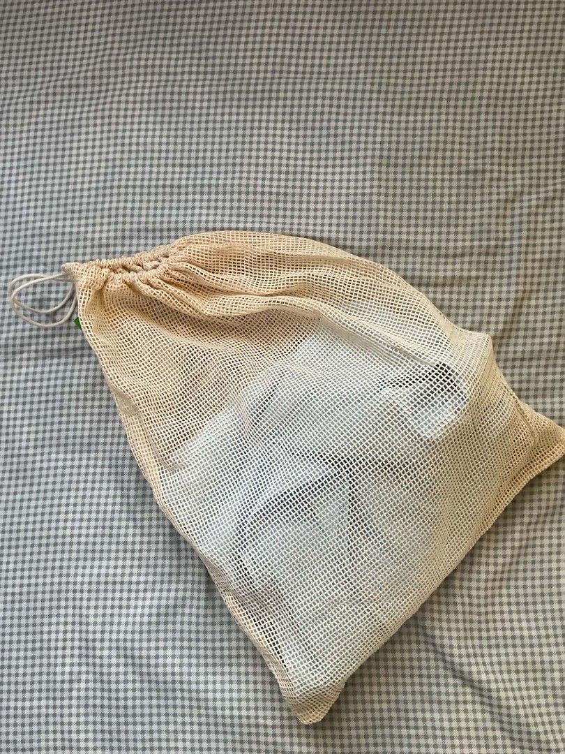 Light Blue Satin Peplum Backless Top (Category: Sleeveless) located in Marikina City. Submitted by minkookie__ (Listing ID 1470630847, Image 3). Description: BLUE PEPLUM TOP Price: 200 php + SF In great condition (New) RFS: Decluttering (Never used. Comes with a bag.) Can send more videos/pictures ! MOP/MOD: Gcash/SDD Location: Marikina City.