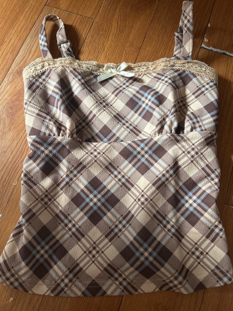 Light Choco Brown Plaid Pinterest Camisole Top (Category: Sleeveless) located in Manila. Submitted by _sl33pysheep (Listing ID 1470601123, Image 2). Description: M on tag, S-L no flaws used once :)) SURE BUYERS FOR DM ONLY.