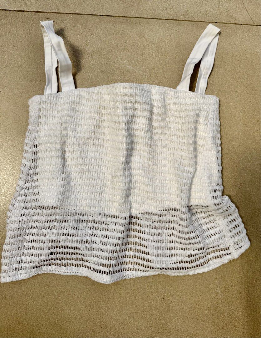 Like new Crisp top xs (Category: Blouses) located in Quezon City. Submitted by closet.cha (Listing ID 1470573052, Image 2). Description: *PLEASE READ DESCRIPTION, DO NOT MAKE AN OFFER IF YOU ARE NOT SURE* Size: X With lining but no pads Very minor color stain on one of the strap, not noticeable. No return no exchange No haggle and low baller offers. No other photos or when worn for flat lays. No Meet-Ups No Cash on Delivery No Pera Padala at the 