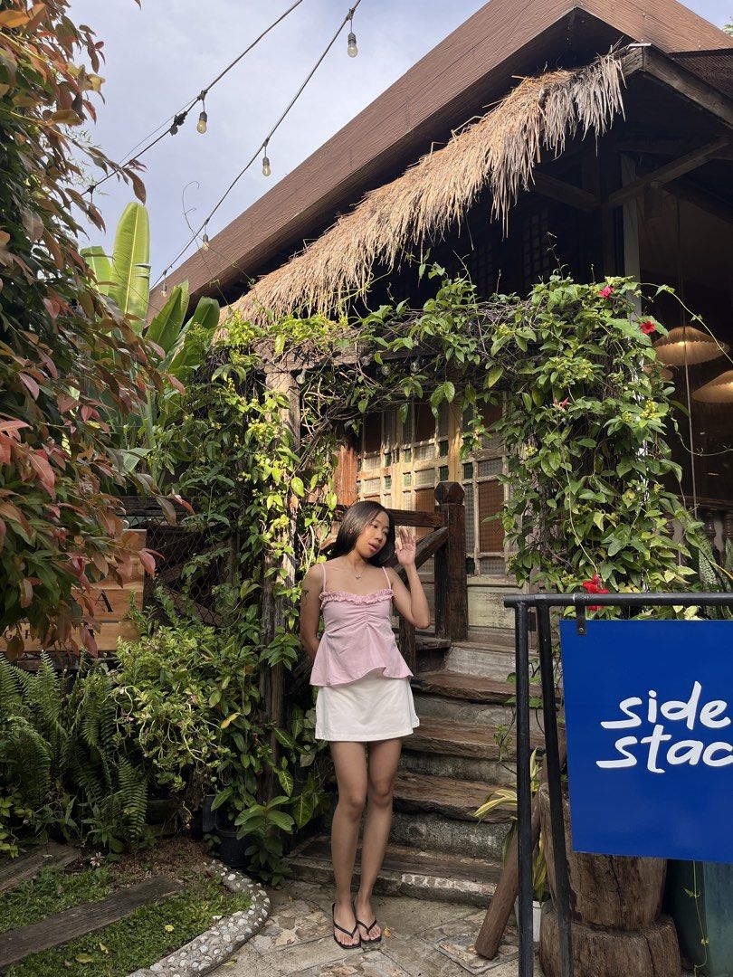 Linen Ruffle Top, Baby Pink (Category: Sleeveless) located in Cavite. Submitted by mevynn (Listing ID 1470737211, Image 1). Description: used once, as seen in the photo declutterring what you see is what you get size: adjustable, small fave ⭐️⭐️⭐️ 💳 gotyme, gcash or BPi 🚚 lalamove or jnt.