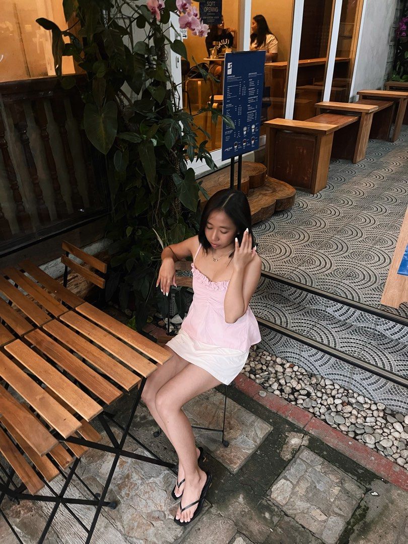 Linen Ruffle Top, Baby Pink (Category: Sleeveless) located in Cavite. Submitted by mevynn (Listing ID 1470737211, Image 3). Description: used once, as seen in the photo declutterring what you see is what you get size: adjustable, small fave ⭐️⭐️⭐️ 💳 gotyme, gcash or BPi 🚚 lalamove or jnt.