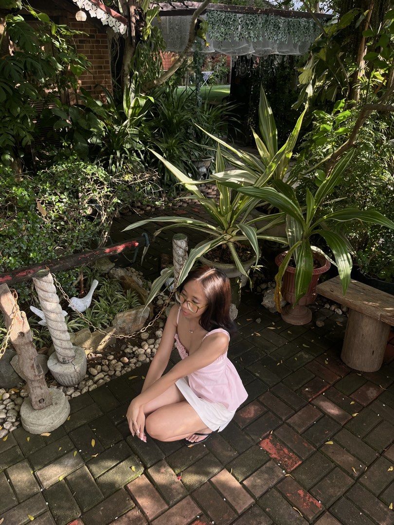 Linen Ruffle Top, Baby Pink (Category: Sleeveless) located in Cavite. Submitted by mevynn (Listing ID 1470737211, Image 2). Description: used once, as seen in the photo declutterring what you see is what you get size: adjustable, small fave ⭐️⭐️⭐️ 💳 gotyme, gcash or BPi 🚚 lalamove or jnt.