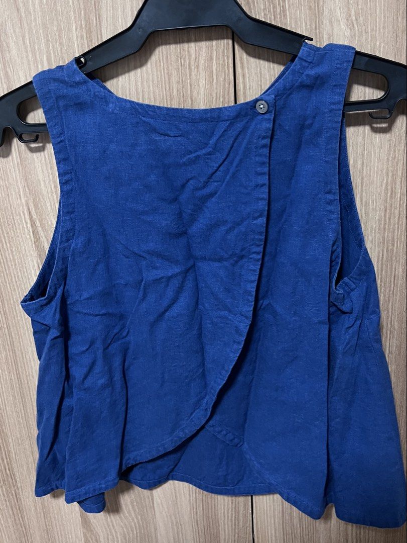 LOFT Beach Blue Tank Top (Category: Sleeveless) located in Manila. Submitted by sph_preloved (Listing ID 1470704127, Image 2). Description: Price not negotiable unless buying at least 5 items. No ww photos. Location: QC Mode of delivery: grab/lalamove SF to be shouldered by the buyer .