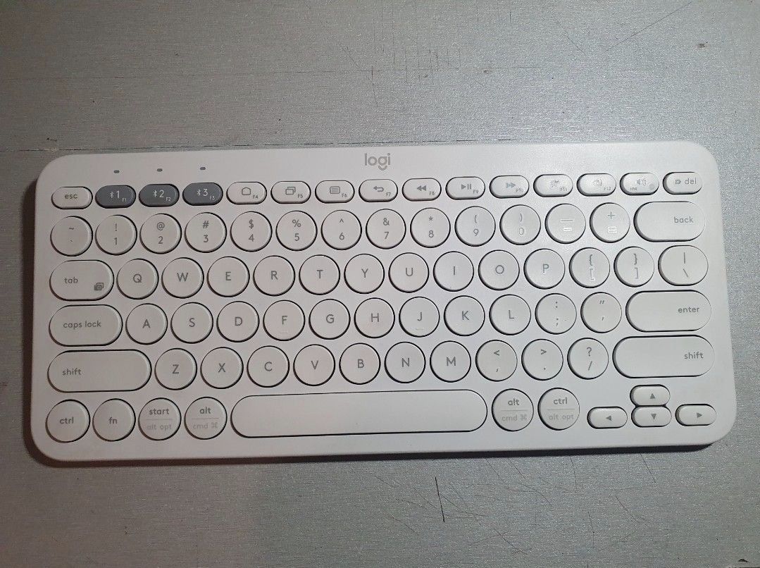 LOGITECH WIRELESS KEYBOARD (Category: Computer Keyboard) located in Mandaluyong City. Submitted by boujeeeee (Listing ID 1470693672, Image 1). Description: Negotiable!!!!!.