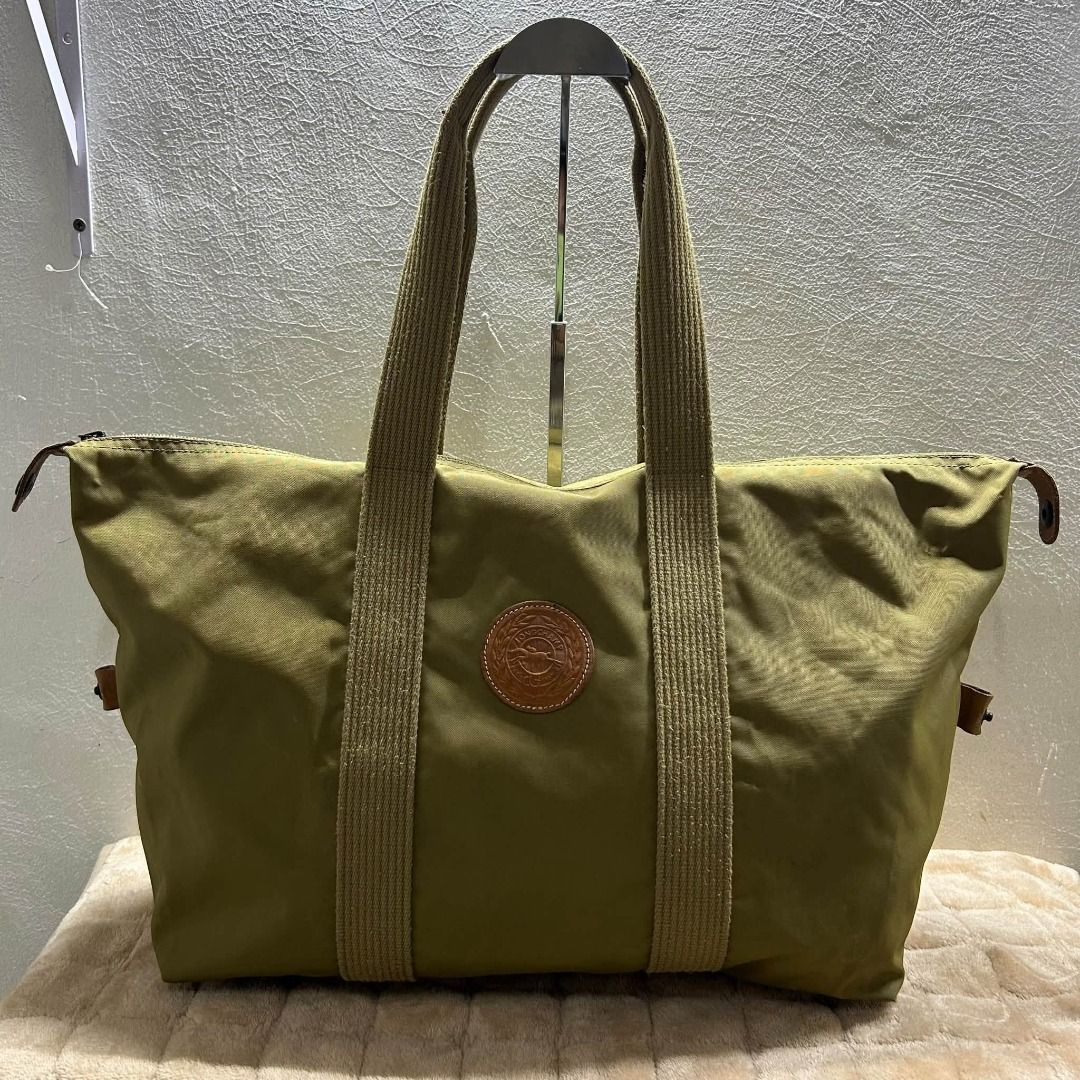 LONG CHAMP BIG SIZE TOTE BAG (Category: Tote Bags) located in Caloocan City. Submitted by j3ngsanity (Listing ID 1470575761, Image 1). Description: ISSUE : SIGN OF USAGE / 1 MIN SCRATCH.