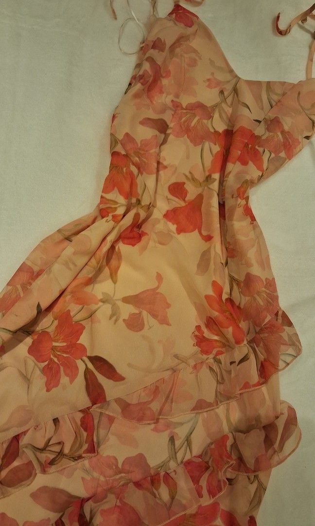 Long dress (Category: Dresses) located in Cavite. Submitted by ella_zzzzzz (Listing ID 1470595737, Image 3). Description: .