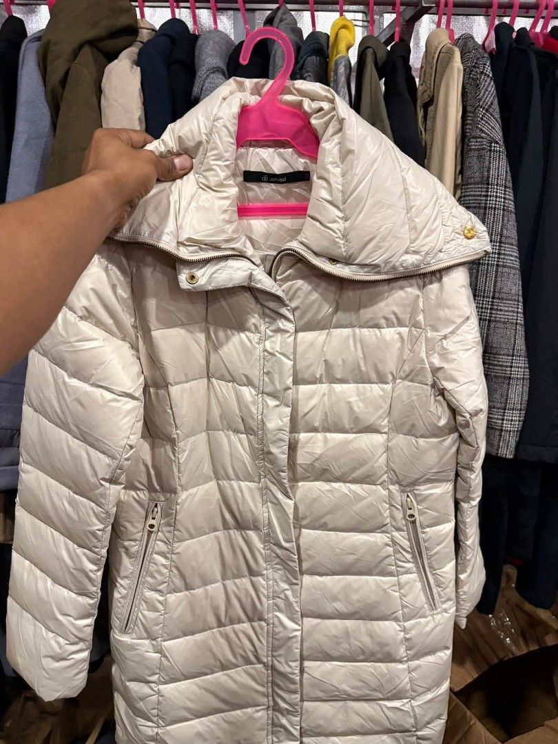 LONG PUFFER JACKET WOMENS (Category: Coats, Jackets and Outerwear) located in Puerto Princesa. Submitted by wintergarmentshop (Listing ID 1470612949, Image 3). Description: LONG PUFFER JACKET WOMENS GOOD ASNEW NO ISSUE MEDIUM ON TAG.