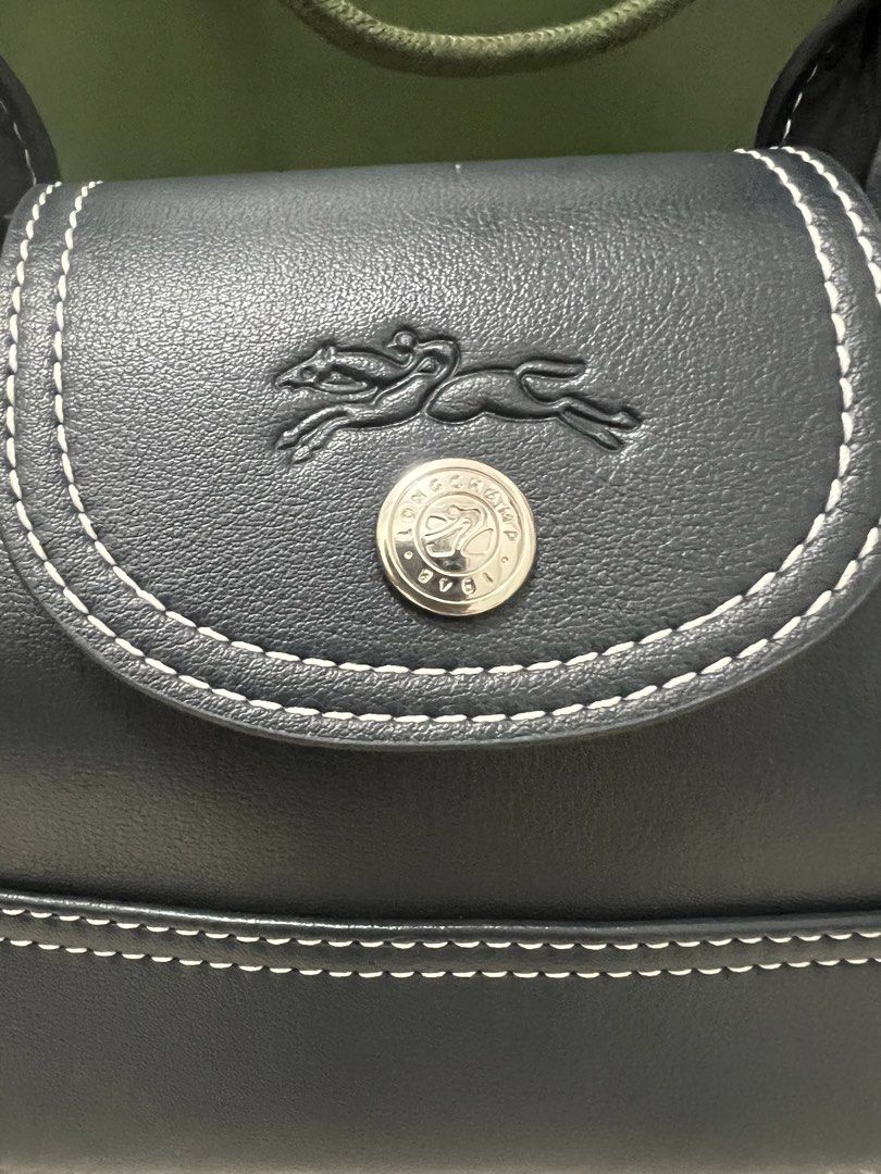 Longchamp Crossbody Bag (Category: Cross-body Bags) located in Abulug. Submitted by jamiecammie (Listing ID 1470604761, Image 3). Description: Original & No issue.