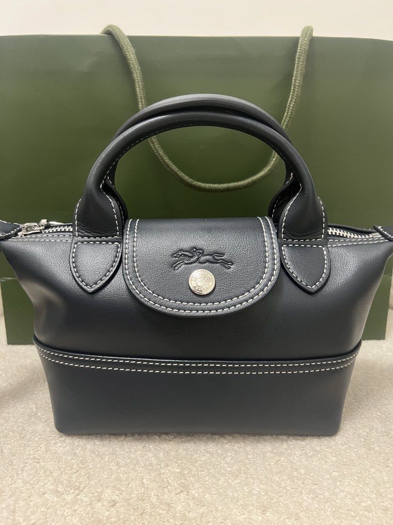 Longchamp Crossbody Bag (Category: Cross-body Bags) located in Abulug. Submitted by jamiecammie (Listing ID 1470604761, Image 2). Description: Original & No issue.