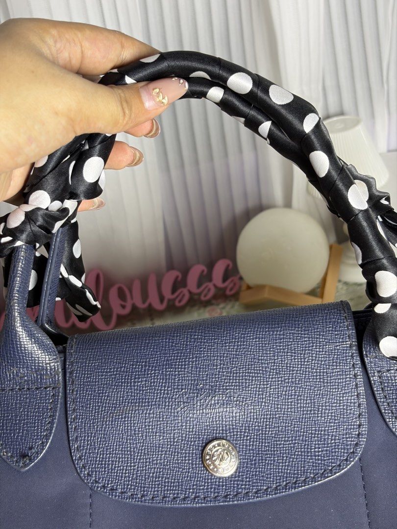 LONGCHAMP HAND BAG (Category: Cross-body Bags) located in Manila. Submitted by at_realty (Listing ID 1470638867, Image 3). Description: Longchamp Hand bag 9/10 condition .