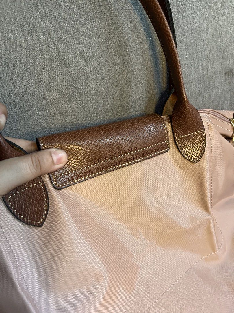Longchamp in Light tea Pink (Category: Tote Bags) located in San Jacinto. Submitted by kellysthrift_ (Listing ID 1470690209, Image 3). Description: .