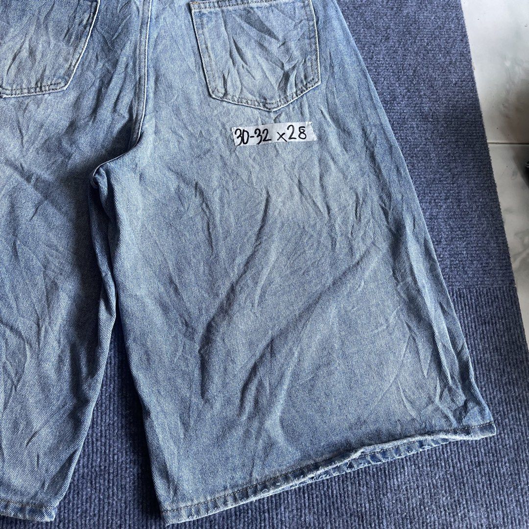 Longjorts size 28 (Category: Shorts) located in Butuan. Submitted by cgsayas20083001 (Listing ID 1470607711, Image 3). Description: .