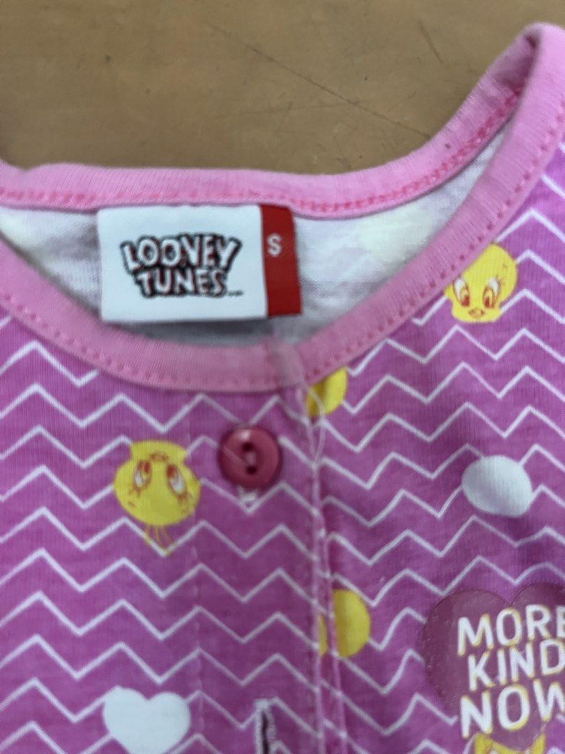 Looney tunes dress (Category: Babies & Kids Fashion) located in Manila. Submitted by dsanjuansdeclutter (Listing ID 1470607092, Image 2). Description: Size up to two years or 24 months old.