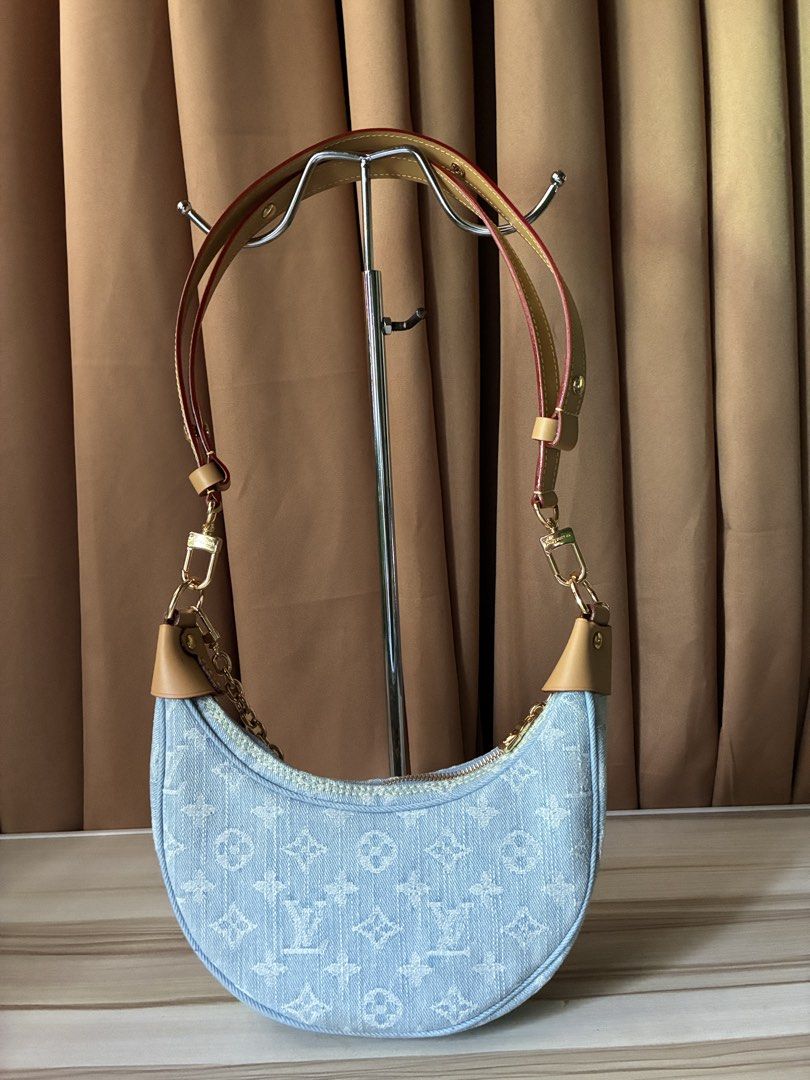Loop denim (Category: Luxury Bags & Wallets) located in Manila. Submitted by finders_keepers651 (Listing ID 1470733296, Image 2). Description: .