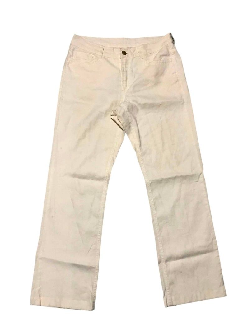 Loro Piana Off-white Pants (Category: Jeans) located in Aloran. Submitted by thrift_hunter73 (Listing ID 1470659069, Image 1). Description: Loro Piana Off-white Pants.