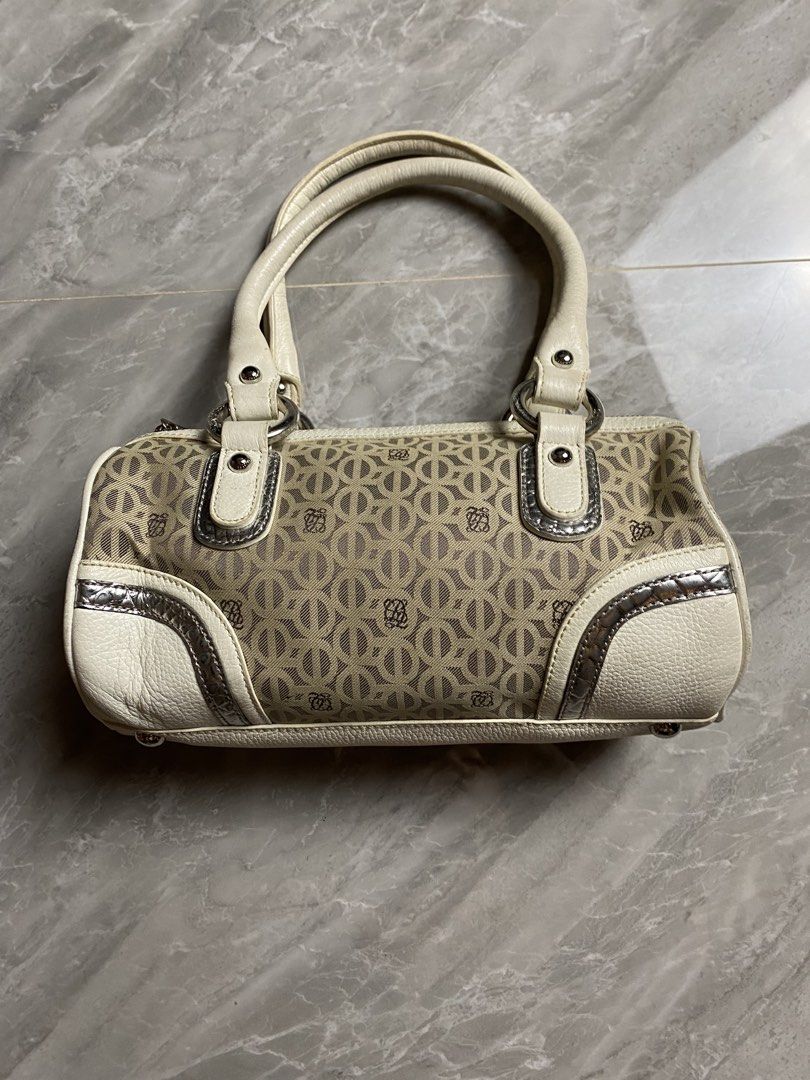 Louie Quatorze Duffle HandBag (Category: Purses & Pouches) located in Cebu City. Submitted by maicoh230 (Listing ID 1470706760, Image 2). Description: Good Condition No Issue Pre-owned not Thrifted .