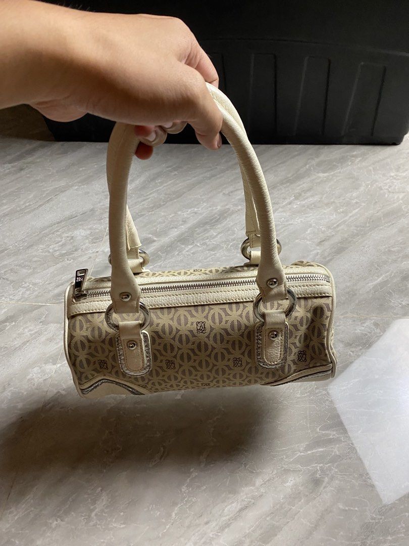Louie Quatorze Duffle HandBag (Category: Purses & Pouches) located in Cebu City. Submitted by maicoh230 (Listing ID 1470706760, Image 3). Description: Good Condition No Issue Pre-owned not Thrifted .