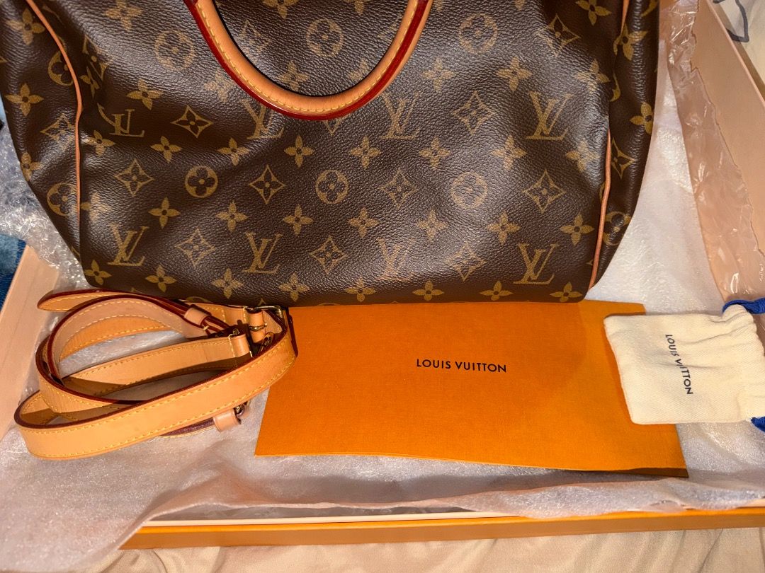 louis vuitton (Category: Luxury Bags & Wallets) located in Calamba. Submitted by drjc39 (Listing ID 1470580754, Image 3). Description: .