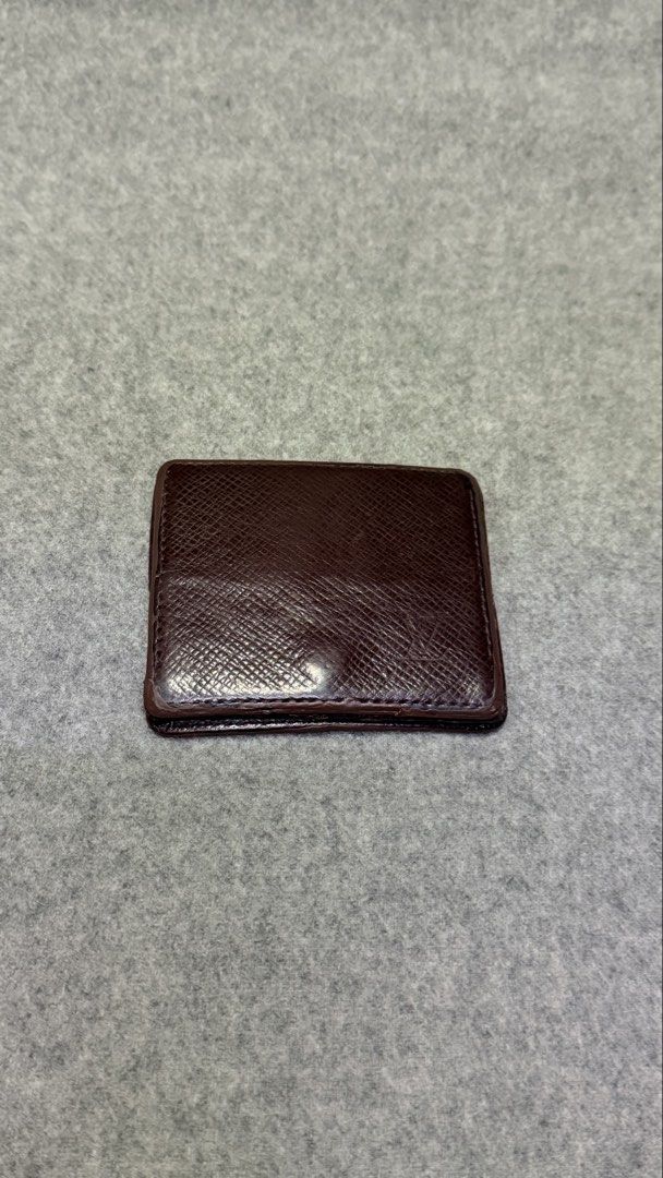 Louis Vuitton Coin Case (Category: Wallets & Card holders) located in Rizal. Submitted by eecezy2thrift (Listing ID 1470623794, Image 1). Description: Pasok pa po ito sa mga di Maarte o Maselan ☺️ * paki check nalang po Upload Photos * As is 📌 𝗜𝗠𝗣𝗢𝗥𝗧𝗔𝗡𝗧 𝗡𝗢𝗧𝗘 ☟︎. 🚨◎ 𝗗𝗜𝗦𝗖𝗟𝗔𝗜𝗠𝗘𝗥: 𝗜 𝗵𝗲𝗿𝗲𝗯𝘆 𝗱𝗲𝗰𝗹𝗮𝗿𝗲 𝘁𝗵𝗮𝘁 𝗶 𝗱𝗼 𝗻𝗼𝘁 𝗼𝘄𝗻 𝘁𝗵𝗲 𝗿𝗶𝗴𝗵𝘁𝘀 𝗼𝗳 𝗮𝗻𝘆 𝗼𝗳 𝘁𝗵𝗲 𝗯𝗿𝗮𝗻𝗱𝘀 𝗹𝗶𝘀𝘁𝗲𝗱. 𝗡𝗼 𝗖𝗼𝗽𝘆�