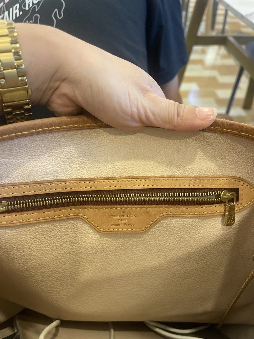 Louis Vuitton Monogram Bucket Bag (Category: Luxury Bags & Wallets) located in Rizal. Submitted by annelimited_stuffs (Listing ID 1470670572, Image 2). Description: - Authentic Louis Vuitton Monogram Bucket Bag - Classic monogram canvas with vachetta leather trim and gold-tone hardware - Spacious interior featuring a convenient zip pocket - Adjustable shoulder straps for a comfortable fit - Stamped Louis Vuitton Paris, Made in France - Condition: