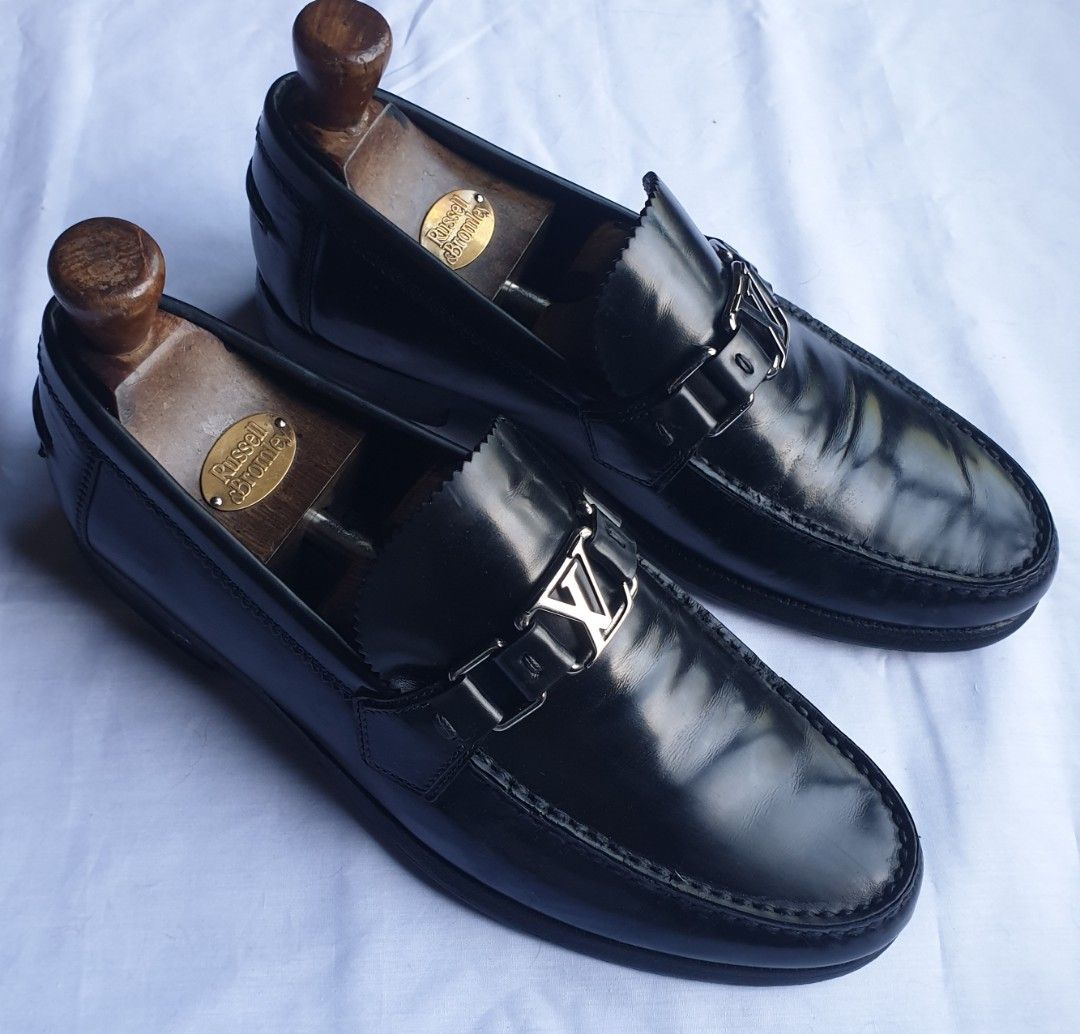 Louis Vuitton sz6.5 (27cm insole) (Category: Dress Shoes) located in Amadeo. Submitted by kuyadan_23 (Listing ID 1470653460, Image 1). Description: best fit to a sz8 US visible sign of usage heel drags presentable looking pair pair of shoes only po mop thru gcash sf c/o buyer.