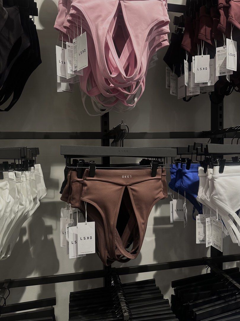 LSKD PASABUY BLACK FRIDAY UP TO 70% OFF (Category: Activewear) located in Paranaque City. Submitted by shopaholicfromthesouth (Listing ID 1470586548, Image 1). Description: Send link or item name, size and color Currently in AU. Guaranteed authentic and cheaper vs. PH price Delivery from Nov 10 onwards .
