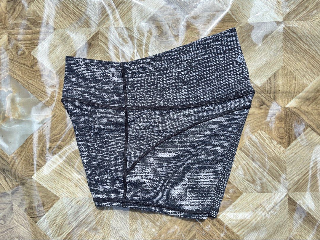 Lululemon (Category: Activewear) located in Davao. Submitted by workmensph (Listing ID 1470713552, Image 3). Description: Waist: 26-28” Length: 10.5” Excellent Condition.