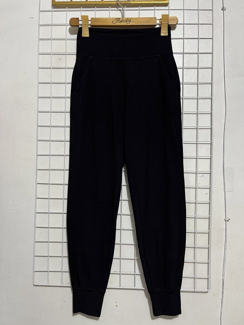 Lululemon Align High-Rise Jogger Black Size 4 (Category: Activewear) located in Pagsanjan. Submitted by zhairaaaaa (Listing ID 1470692907, Image 3). Description: - Brand: Lululemon - Style: High-rise joggers - Color: Black - Size: 4 (tag attached) - Material: Super soft fabric, ideal for workouts or lounging - Features: Elastic waistband, ankle cuffs, and subtle reflective logo on back waist LULU 🍋 ALIGN HIGH-RISE JOGGERS 🖤 🏷️ Size: Dot 4 🔥 S