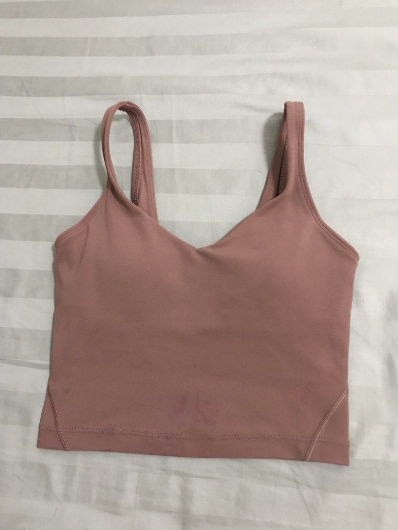 Lululemon Align Tank Top (Category: Activewear) located in Manila. Submitted by freshlemon58885 (Listing ID 1470566410, Image 1). Description: Issue color transfer at the lower part Dot 0 Padded .
