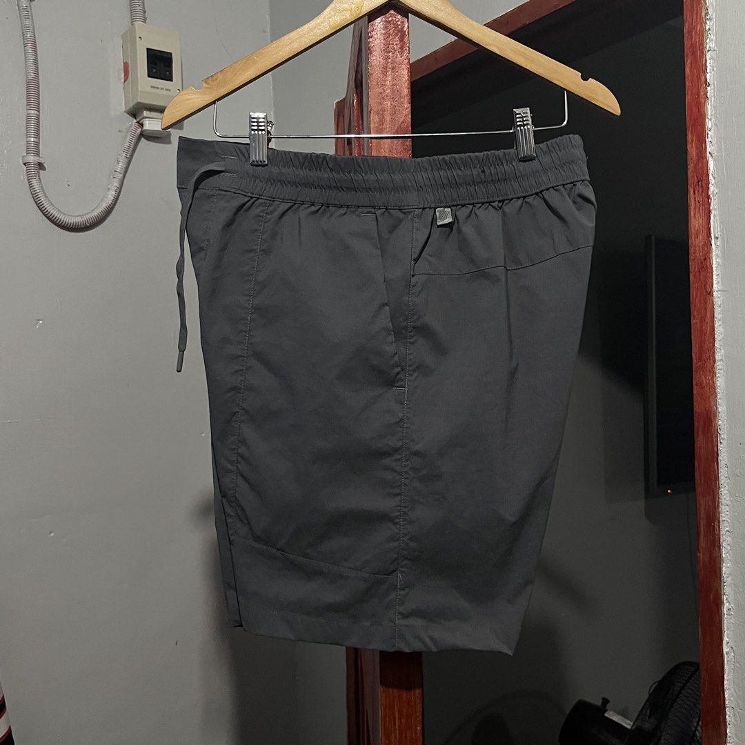 Lululemon Bowline Short 8’ - Graphite Grey (Category: Shorts) located in Davao. Submitted by lwndvo (Listing ID 1470726174, Image 1). Description: Lululemon Bowline Short 8’ - Graphite Grey Like new Dimensions: Waist: 32-36 Length: 18 Issue/s: None Price: 1,280 + shipping .