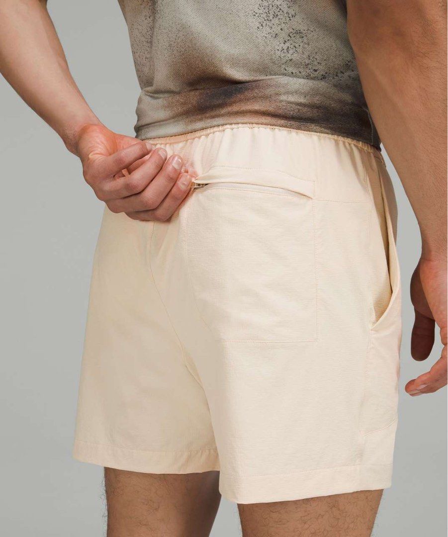 Lululemon Bowline Stretch Short (Category: Activewear) located in Davao. Submitted by lumpiashanghai (Listing ID 1470678697, Image 2). Description: Lululemon Bowline Stretch Short Waist 30-32, Length 16 Excellent Condition Blue stain sa back part ( hindi halata) 550 +shipping.