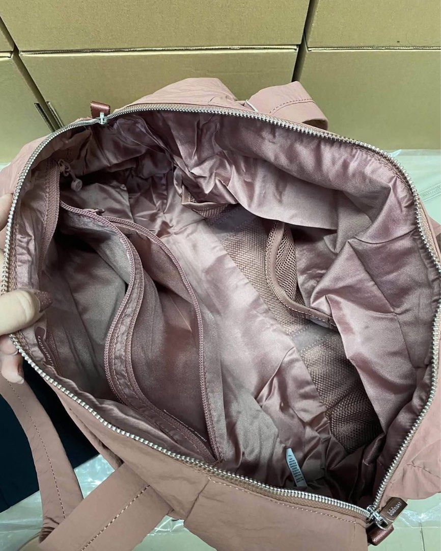 Lululemon Duffle Bag 16L (Category: Shoulder Bags) located in Binan City. Submitted by pinkykeenshop (Listing ID 1470740323, Image 3). Description: .