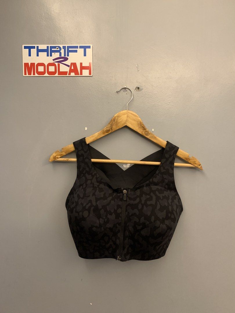 LULULEMON ENLITE FRONT ZIP BRA HIGH SUPPORT (Category: Activewear) located in Cavite. Submitted by thrift2moolah (Listing ID 1470605694, Image 1). Description: LULULEMON ENLITE FRONT ZIP BRA HIGH SUPPORT 36DD Excellent condition No issue 380 plus sf .