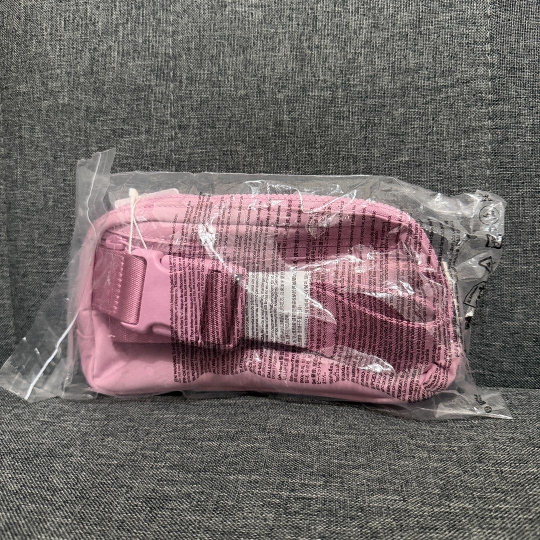 Lululemon everywhere belt bag in 1l (Category: Purses & Pouches) located in Manila. Submitted by happy_icedmatcha (Listing ID 1470720585, Image 2). Description: 🎀 authentic lululemon everywhere belt bag ♡ brand new ♡ with tags ♡ onhand and ready to ship dm to mine! 💌.