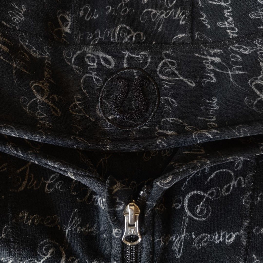 Lululemon Hoodi (Category: Coats, Jackets and Outerwear) located in Siniloan. Submitted by wingedwardrobe (Listing ID 1470635575, Image 2). Description: 📢 𝐒𝐇𝐎𝐏 𝐑𝐄𝐌𝐈𝐍𝐃𝐄𝐑𝐒 📢 - 𝐒𝐢𝐳𝐞𝐬 𝐚𝐫𝐞 𝐚𝐩𝐩𝐫𝐨𝐱𝐢𝐦𝐚𝐭𝐞. 𝐏𝐥𝐞𝐚𝐬𝐞 𝐦𝐚𝐧𝐚𝐠𝐞 𝐲𝐨𝐮𝐫 𝐞𝐱𝐩𝐞𝐜𝐭𝐚𝐭𝐢𝐨𝐧𝐬. - 𝐂𝐨𝐥𝐨𝐫𝐬 𝐦𝐚𝐲 𝐬𝐥𝐢𝐠𝐡𝐭𝐥𝐲 𝐯𝐚𝐫𝐲 𝐝𝐮𝐞 𝐭𝐨 𝐥𝐢𝐠𝐡𝐭𝐢𝐧𝐠 𝐚𝐧𝐝 𝐬𝐜𝐫𝐞𝐞𝐧 𝐬𝐞𝐭𝐭𝐢𝐧𝐠𝐬. - 𝐖𝐫𝐢𝐧𝐤𝐥𝐞𝐝 𝐝𝐮𝐞 𝐭𝐨 𝐛𝐚𝐥𝐞 𝐩�