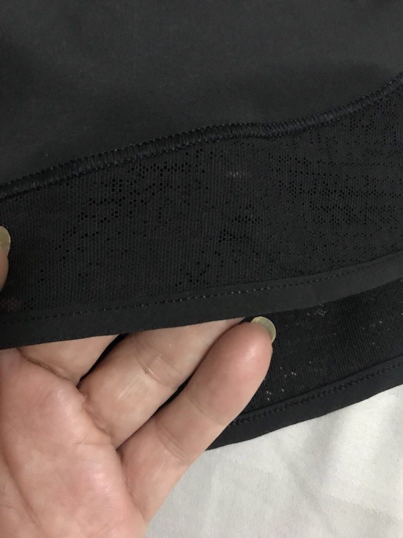 Lululemon Hotty Hot 4 Mesh Line (Category: Activewear) located in Manila. Submitted by freshlemon58885 (Listing ID 1470634461, Image 2). Description: With Inner Underwear Adjustable string Band 3 pockets Dot 2 Color May Vary Due to Lighting .