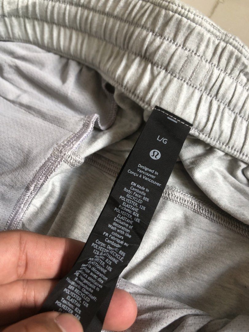 Lululemon men’s jogging pants (Category: Joggers) located in Binalbagan. Submitted by kianbenedict024 (Listing ID 1470571464, Image 3). Description: Lululemon men’s jogging pants Excellent condition Size large.