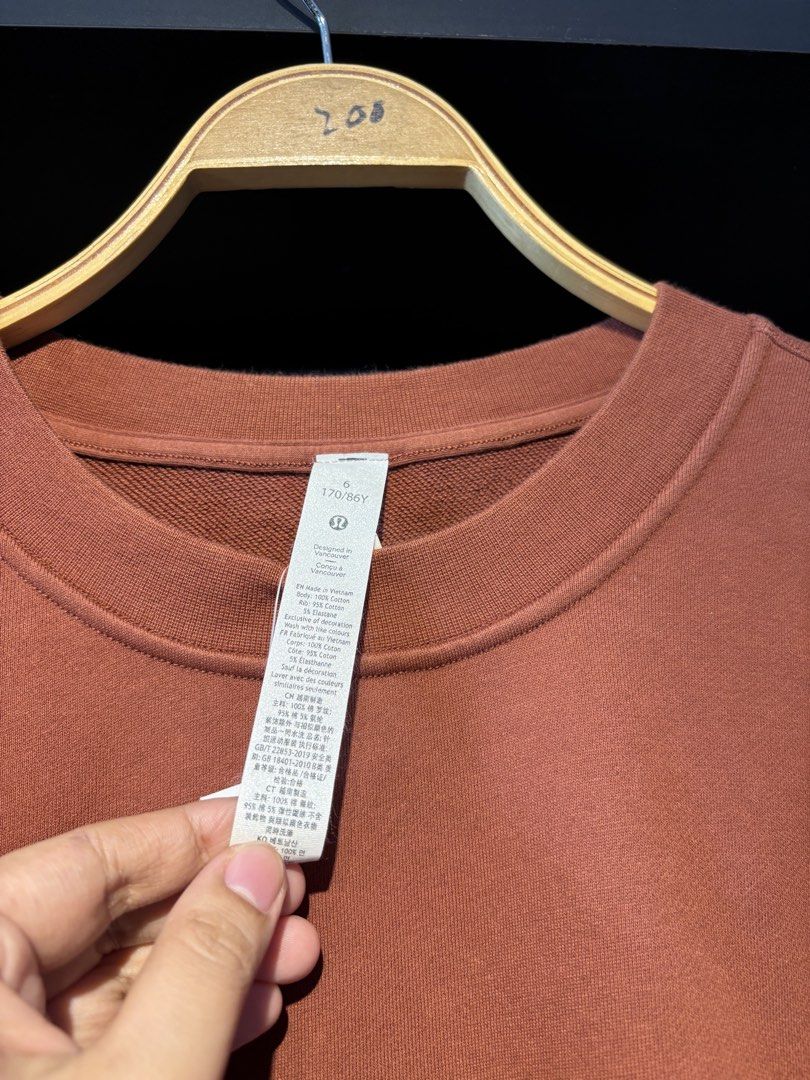 Lululemon Perfectly Oversized Crew (Category: Longsleeves) located in San Fernando. Submitted by kayemanalac_05 (Listing ID 1470723819, Image 2). Description: Medium Oversized.