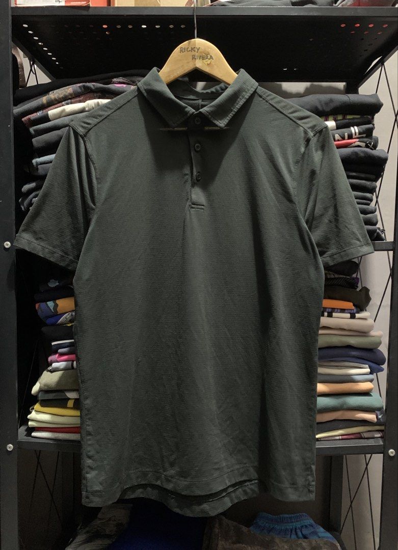 Lululemon polo shirt (Category: Tshirts & Polo Shirts ) located in Manila. Submitted by consencino97571 (Listing ID 1470714014, Image 2). Description: Lululemon Size Large Authentic As new condition No issue .