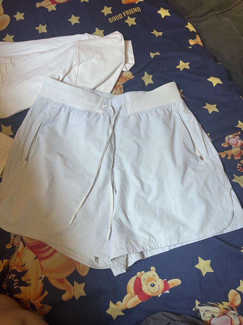 Lululemon Short (Category: Activewear) located in Cabuyao City. Submitted by jeirussamson897 (Listing ID 1470576942, Image 3). Description: Lululemon Short dot 6 asnew tela needwash lang may stain 9/10 349+sf.