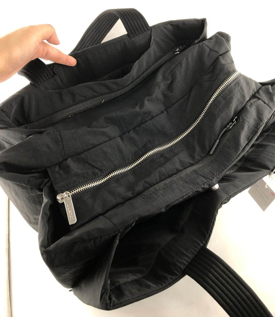 Lululemon Triple Compartment Tote Bag 18L (Category: Tote Bags) located in Manila. Submitted by msddirectfactoryoutlet (Listing ID 1470594945, Image 3). Description: Triple Compartment Tote Bag Dimensions: W 42cm x D 15cm x H 30cm (16.5" x 5.9" x 11.8") Volume: 18L.