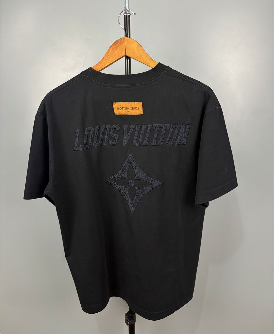 LV (Category: Tshirts & Polo Shirts ) located in Manila. Submitted by _remyboyz (Listing ID 1470598110, Image 3). Description: LV Measurement Size:missing tag Width:22 Lenght:27 Color rate:10/10 Condition:Excellent condition Flaw/Issue:missing tag.