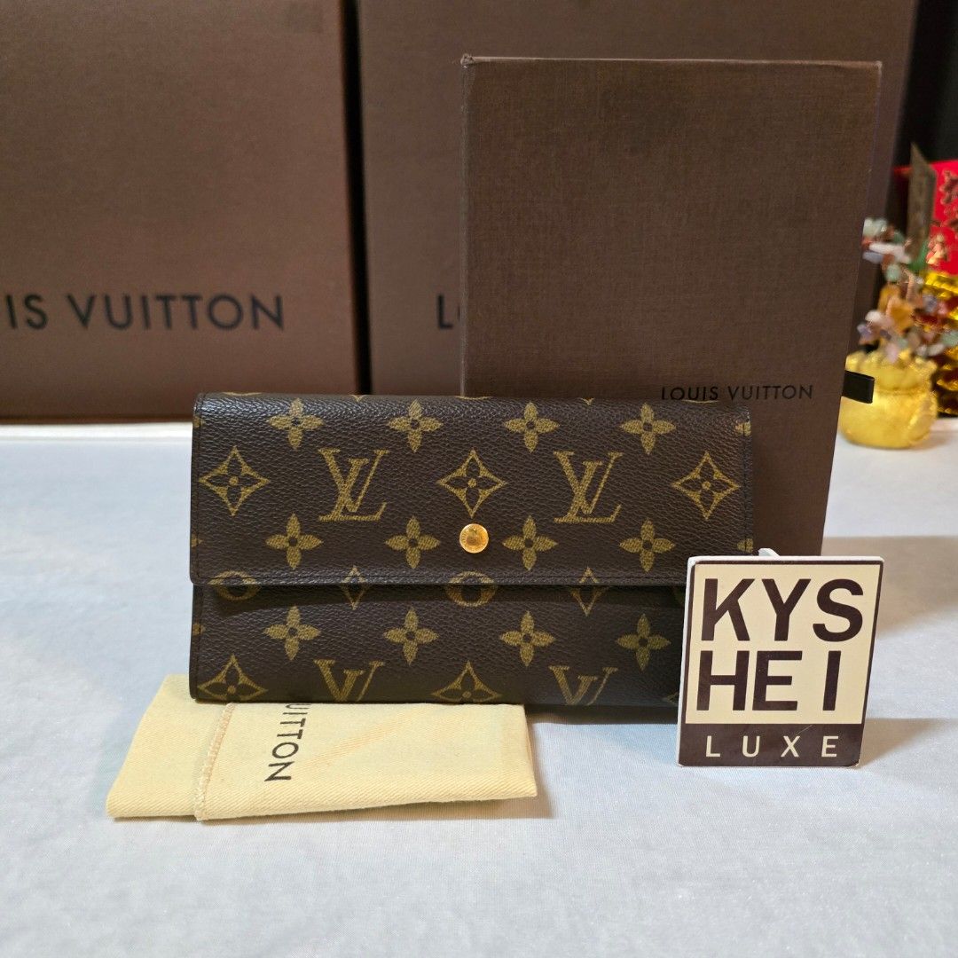 Lv Tressor International Wallet🤎 (Category: Luxury Bags & Wallets) located in Paranaque City. Submitted by kyshei (Listing ID 1470667002, Image 1). Description: 💯legit/,orig money back guaranteed‼️👍 trifold.