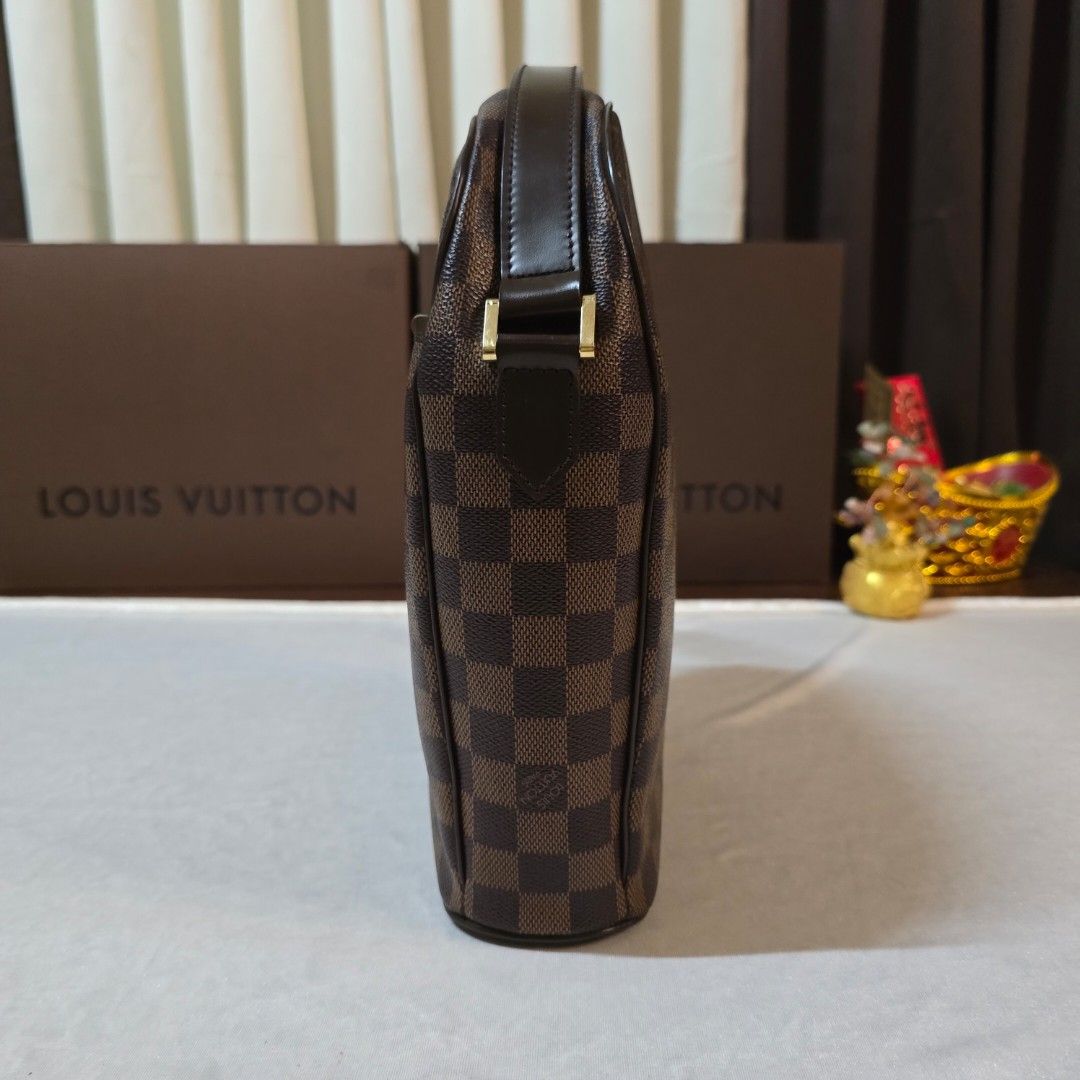 Lv Ipanema Gm De🤎 (Category: Luxury Bags & Wallets) located in Paranaque City. Submitted by kyshei (Listing ID 1470668699, Image 3). Description: 💯legit/,orig money back guaranteed‼️👍.